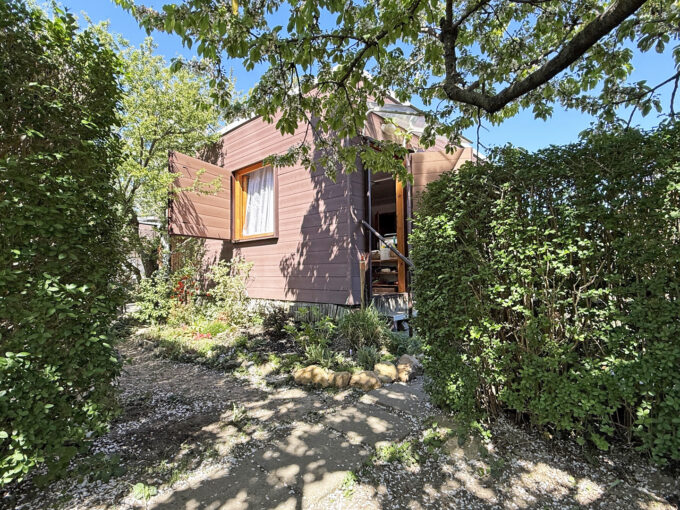 Bratislava Trnavka Zlate Piesky Konfido ponuka zahradu na predaj pohlad na chatku spod ceresne