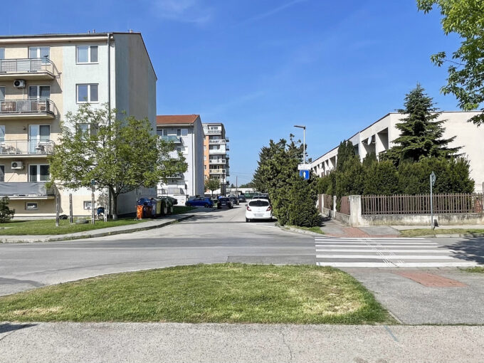 Senec Zemplinska ulica Konfido ponuka 2 izbovy byt na prenajom pohlad na bytovy dom