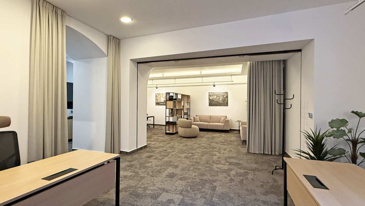 Bratislava Stare Mesto Panska ulica Konfido ponuka na predaj obchodny priestor centrum mesta pohlad od vstupu na zariadeny interier