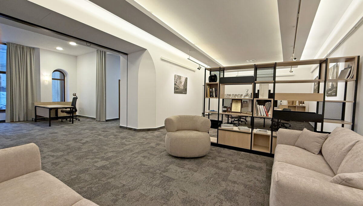 Bratislava Stare Mesto Panska ulica Konfido ponuka na predaj obchodny priestor centrum mesta pohlad smerom na vstup