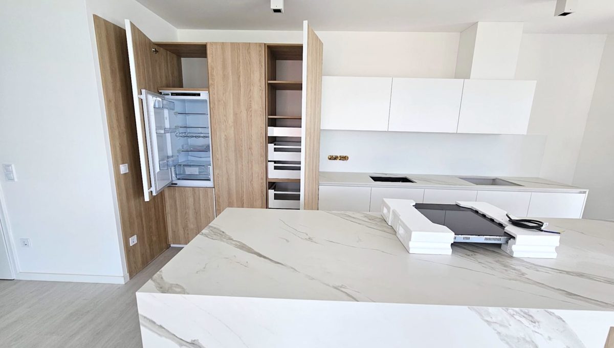 HU Siofok Konfido 5 izbovy byt na predaj novostavba pohlad na cast kuchyne s kuchynskou linkou