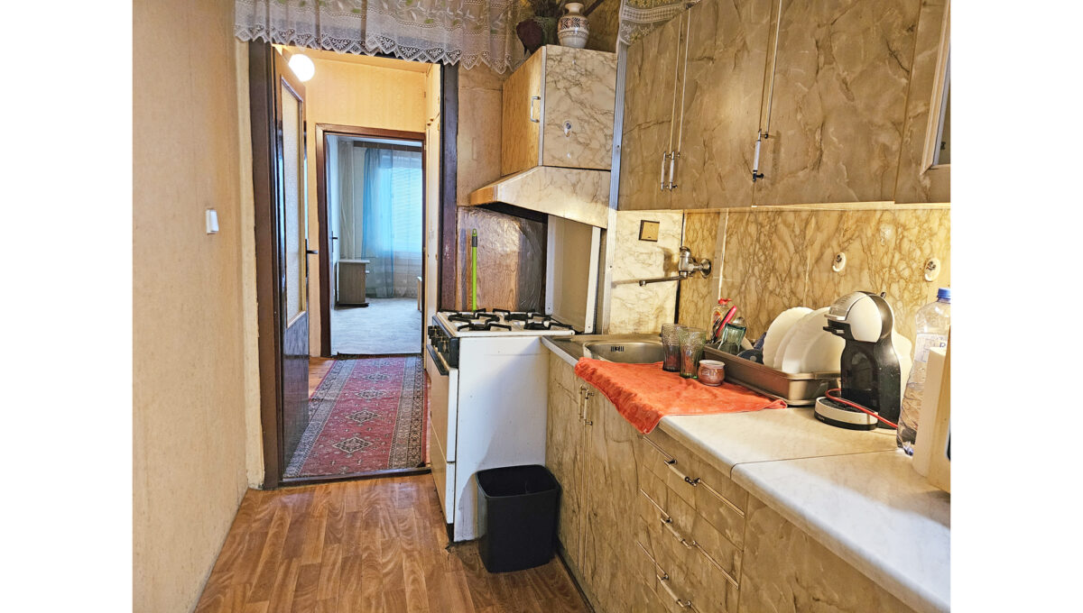 Levice Konfido ponuka na predaj 2 izbovy byt v povodnom stave v centre mesta pohlad na kuchynsku linku