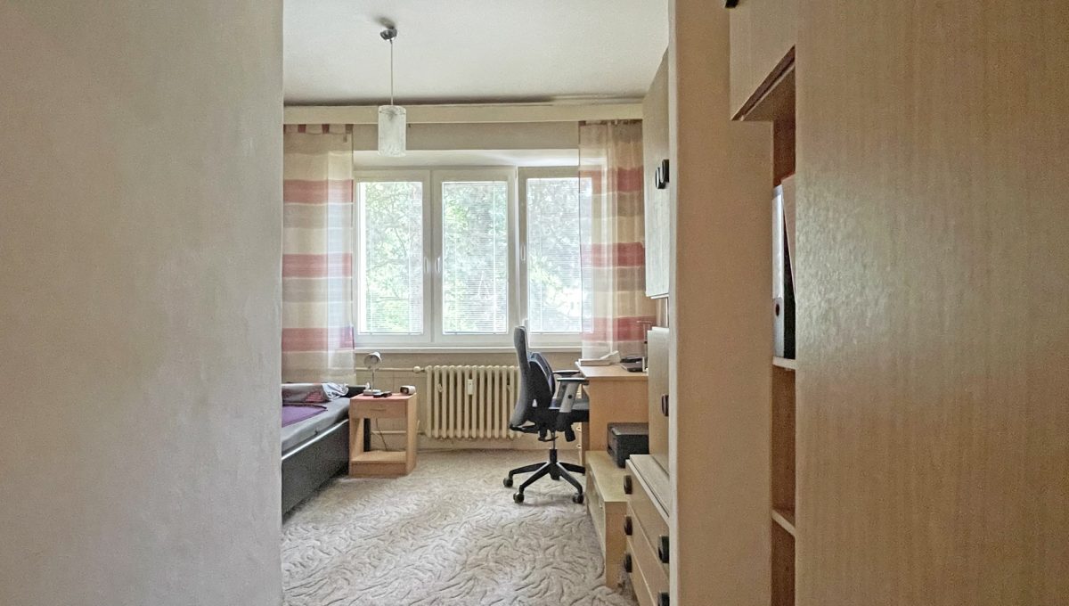 Bratislava Horna ulica Konfido ponuka 3 izbovy byt na predaj pohlad na izbu so zariadenim