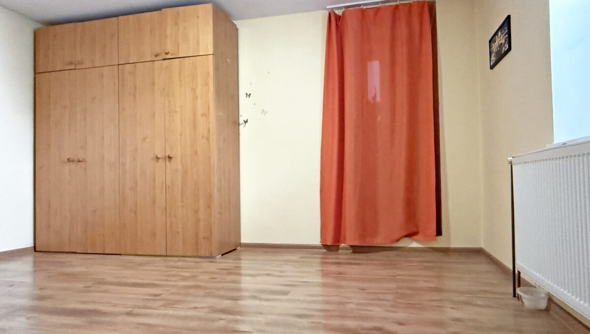 Dubova Konfido ponuka na predaj 4 izbový dom s pekným pozemkom pohlad na nezariadenu prechodnu izbu