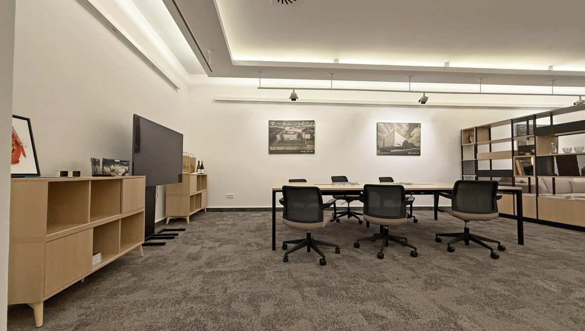 Bratislava Stare Mesto Panska ulica Konfido ponuka na predaj obchodny priestor centrum mesta pohlad na skoliacu cast zariadenu nabytkom