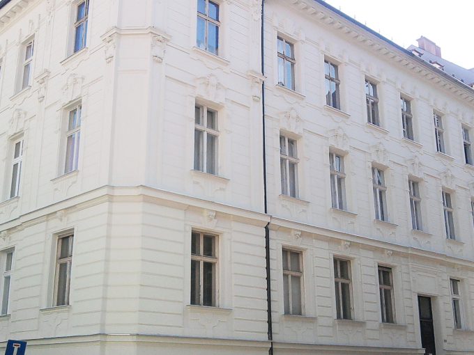 Bratislava-Leskova-ulica-4-izbovy-byt-v-historickom-dome-Stare-Mesto