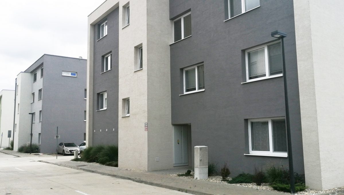 Dunajska Luzna 15 3 izbovy byt s lodziou v novostavbe pohlad na budovu bytoveho domu z ulicnej strany
